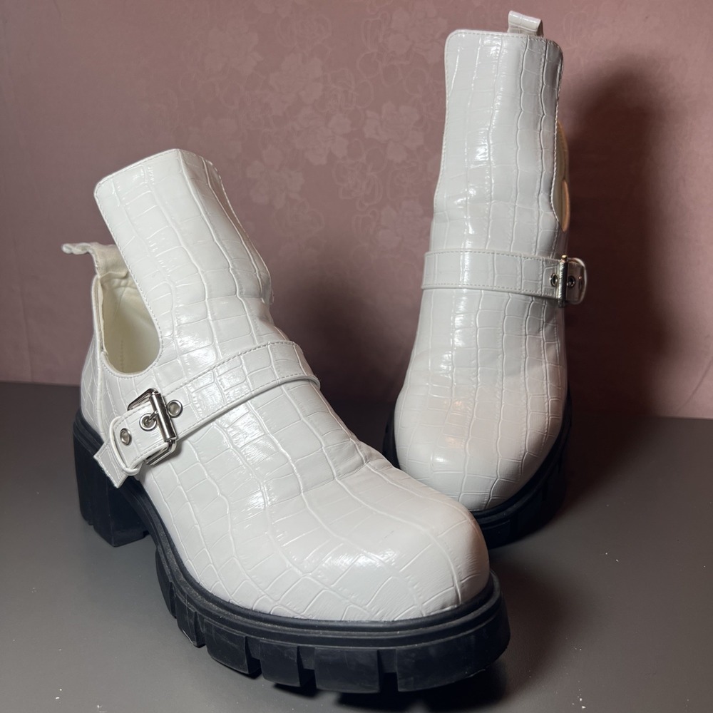 Day-vine‎ Women's Size EU 40 Shoes Croc Embossed Lug Sole White Oxford Shoe
